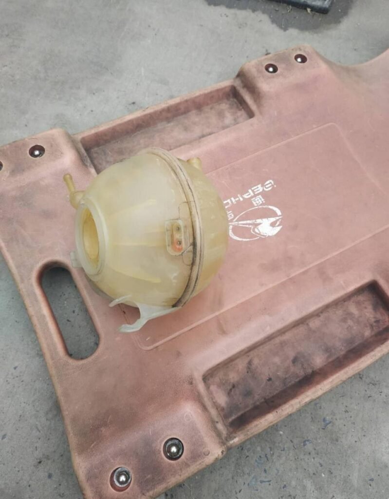 WG9112530333 Expansion Tank Cap for Howo Truck Engine