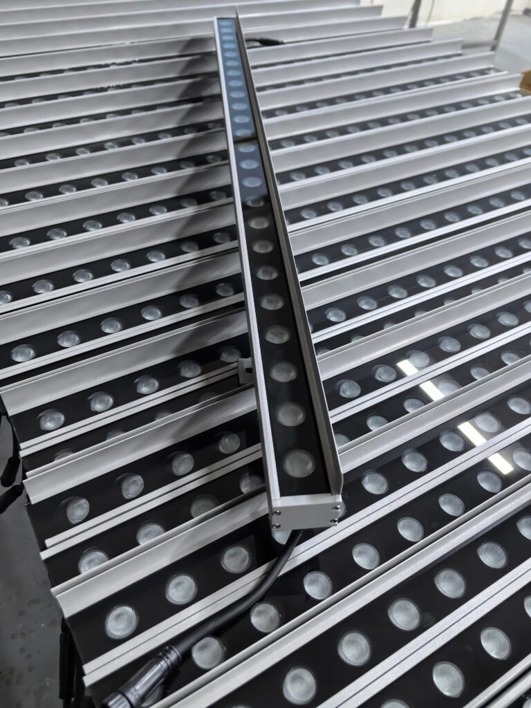 812W25315-5009 Front Lamp Retaining Plate for Howo Truck Cab