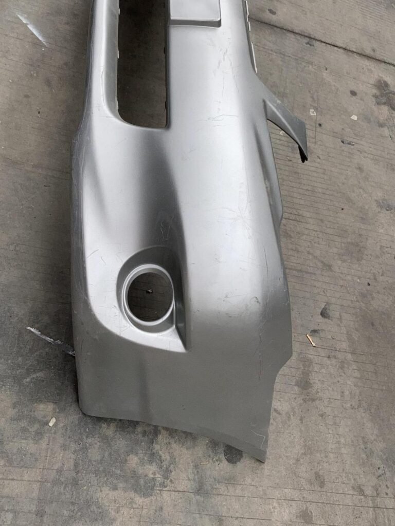 Howo Truck Cab Right Bumper Assembly OEM 810W41610-6526