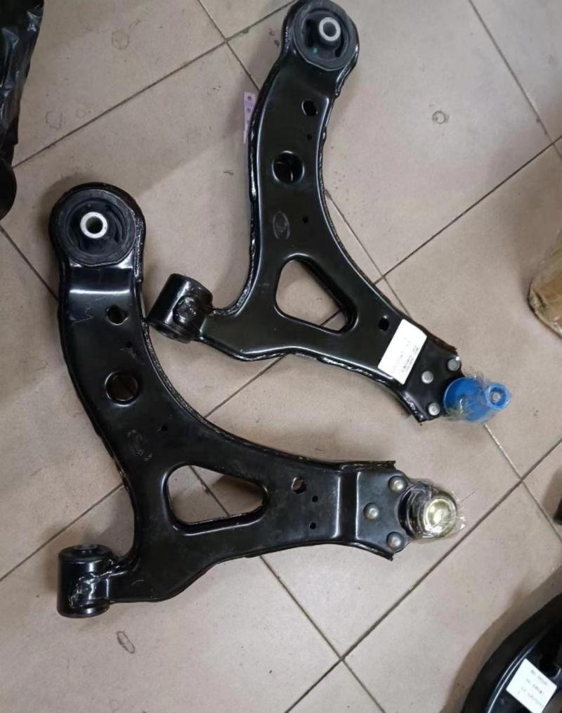 Howo Truck Cabin Front Swing Arm Assy 810-41715-6016