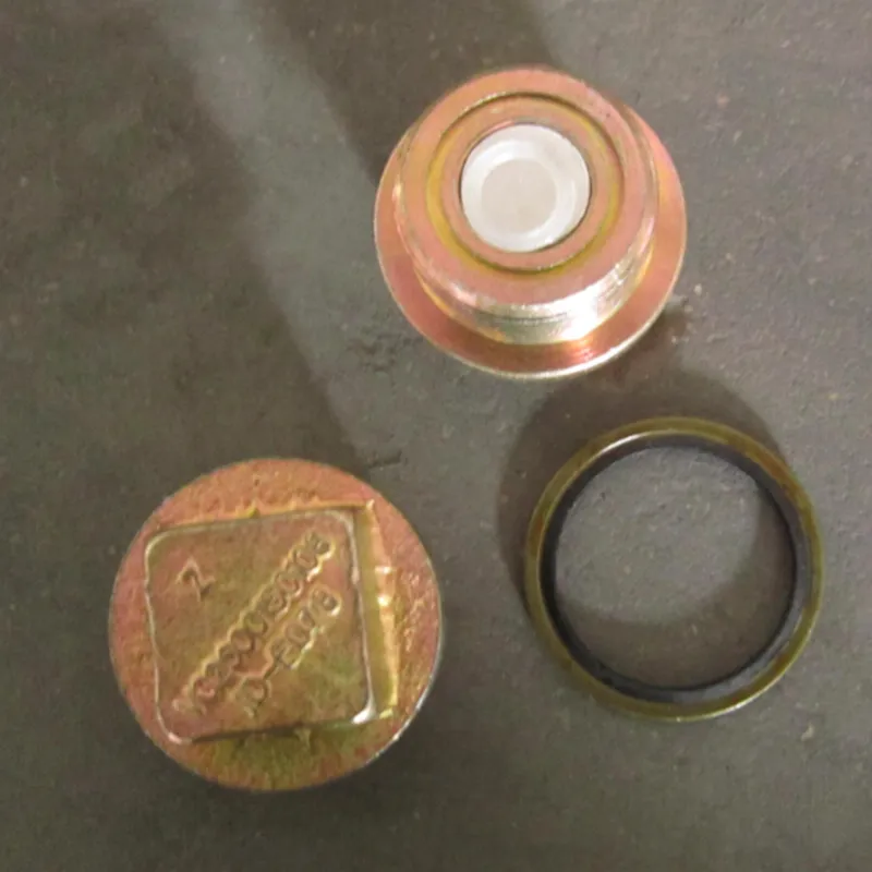 Sinotruk Oil Pan Drain Plug VG2600150108